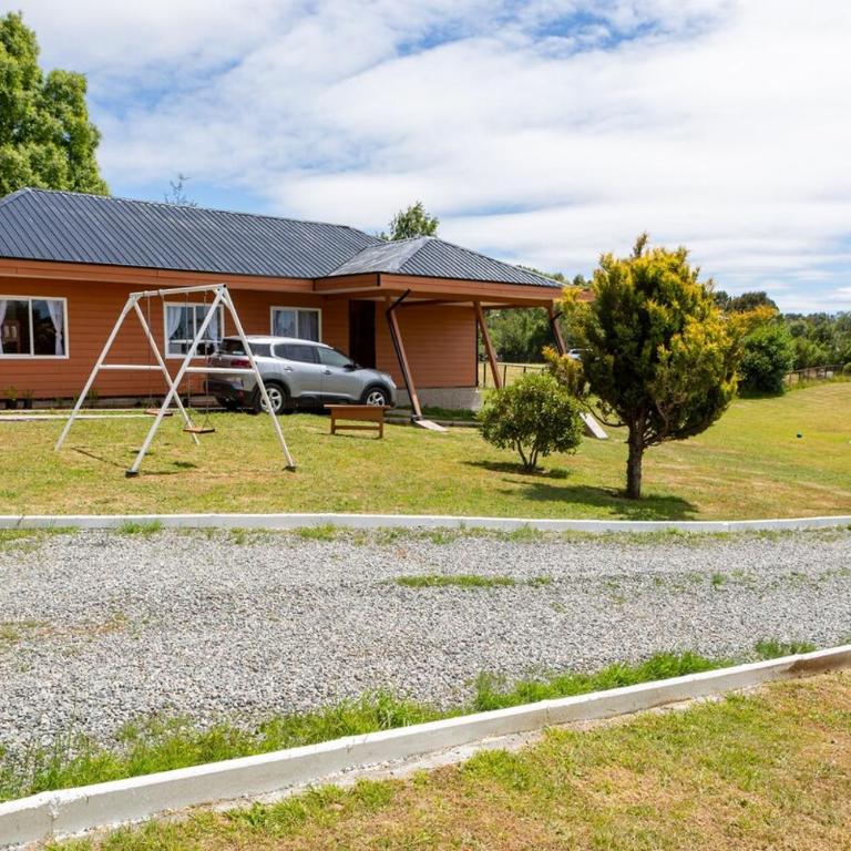 Hermosa casa de campo cerca de Puerto Varas y el aeropuerto - Three-Bedroom Vacation Home - 24