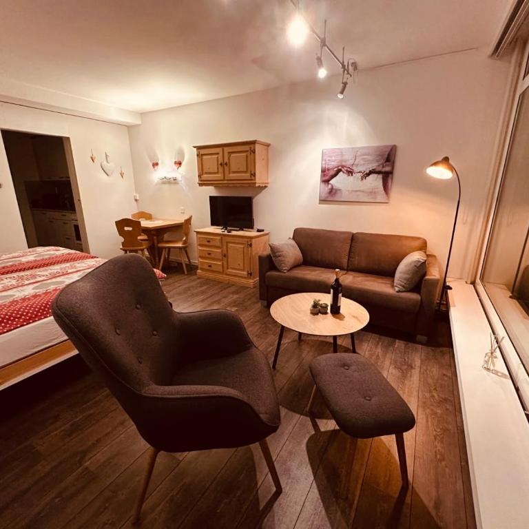 4 Min walking to Congress Center Zentral wohnen, ankommen, heimeliges ruhiges Studio mitten in Davos - Apartment mit 1 Schlafzimmer - 3