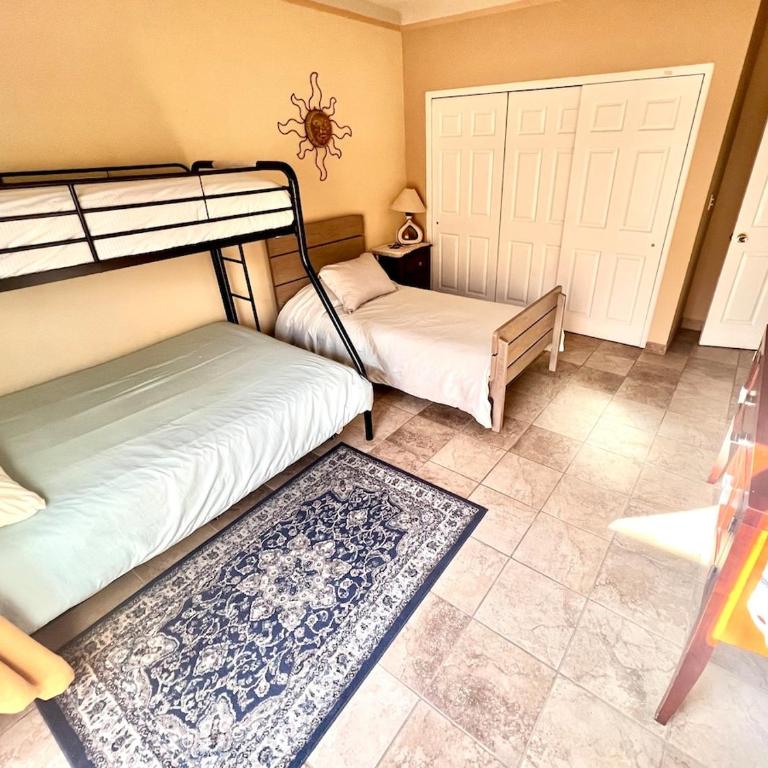 1 Min Walk to Beach - Sleeps 14 - AC - WiFi - Near Malecón - Villa frente a la playa - 8