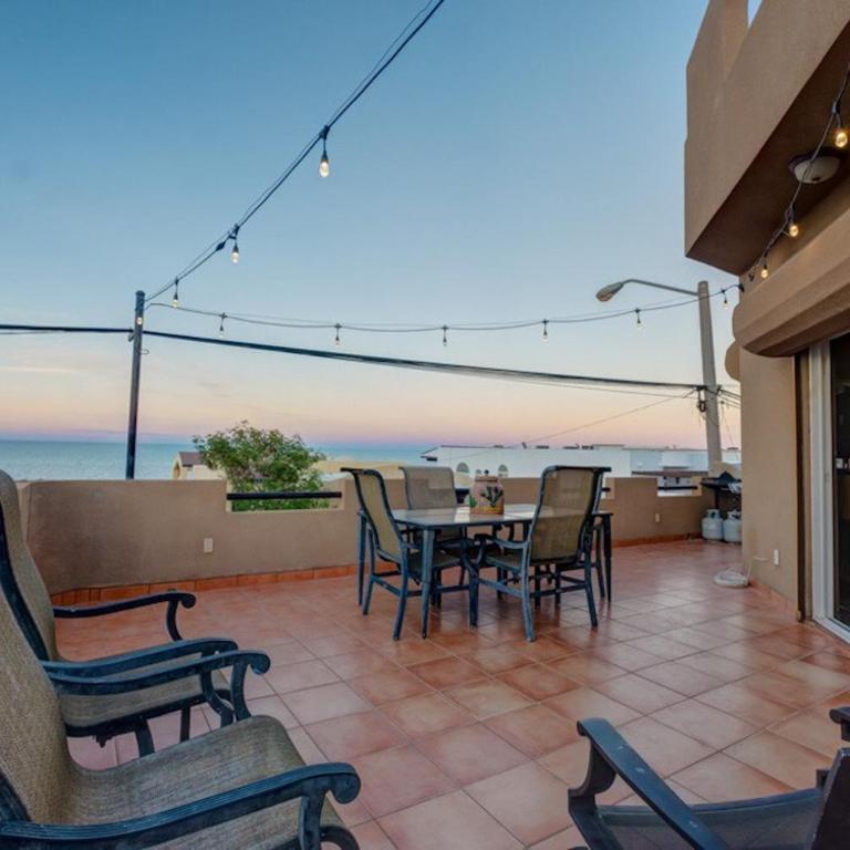 1 Min Walk to Beach - Sleeps 14 - AC - WiFi - Near Malecón - Villa frente a la playa - 28