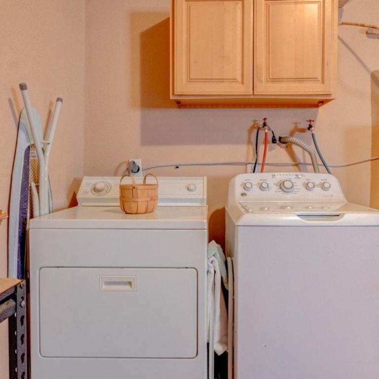 1 Min Walk to Beach - Sleeps 14 - AC - WiFi - Near Malecón - Villa frente a la playa - 40