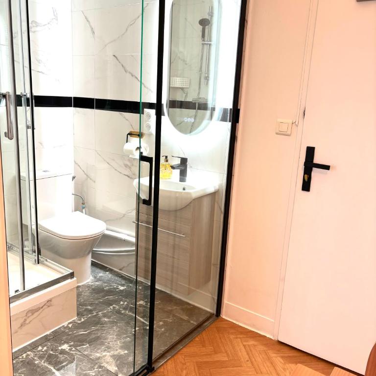 Appartement LUCAS Salle de bain Privative - Habitación Doble con baño privado - 8