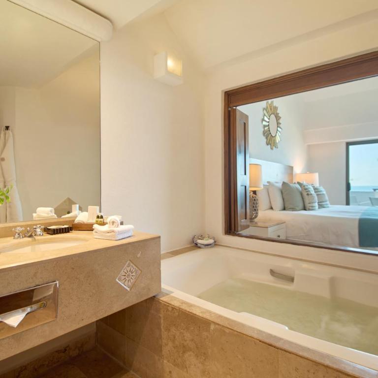 Villa Premiere Boutique Hotel & Romantic Getaway - Adults Only - Habitación Deluxe con cama extragrande y jacuzzi - 3