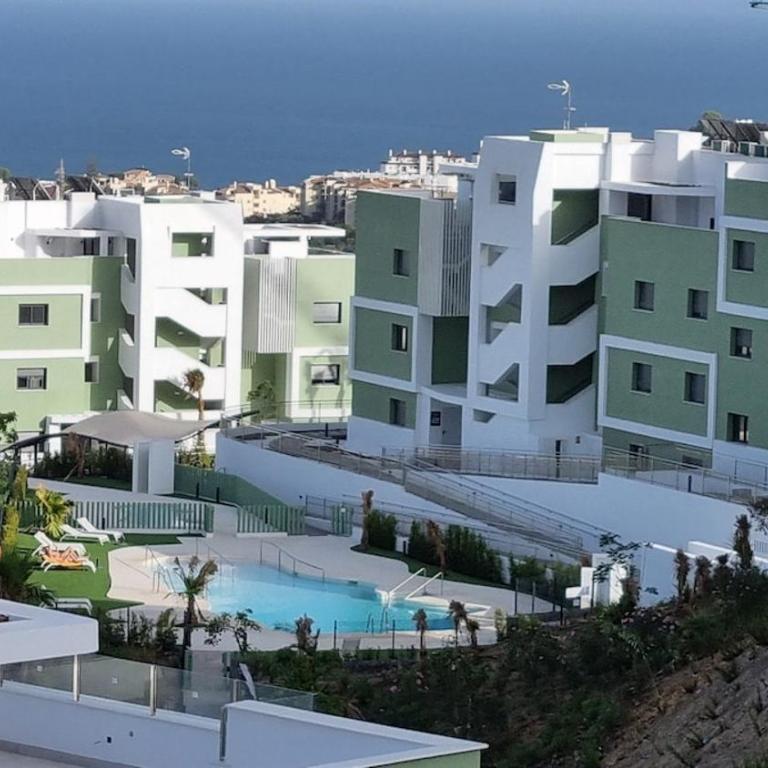 Garden apartment with spa, outdoor pool & parking - Apartamento de 2 dormitorios con terraza - 32