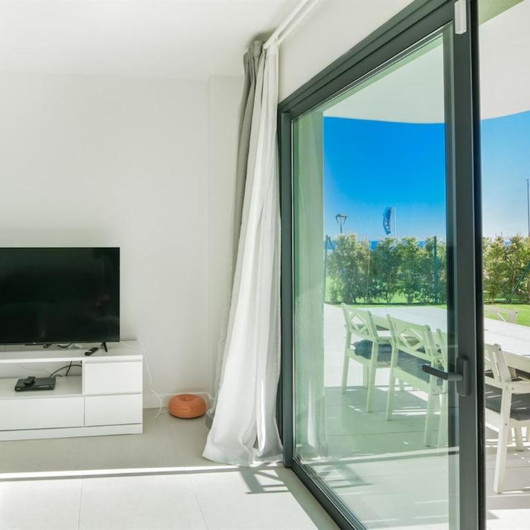 Garden apartment with spa, outdoor pool & parking - Apartamento de 2 dormitorios con terraza - 9