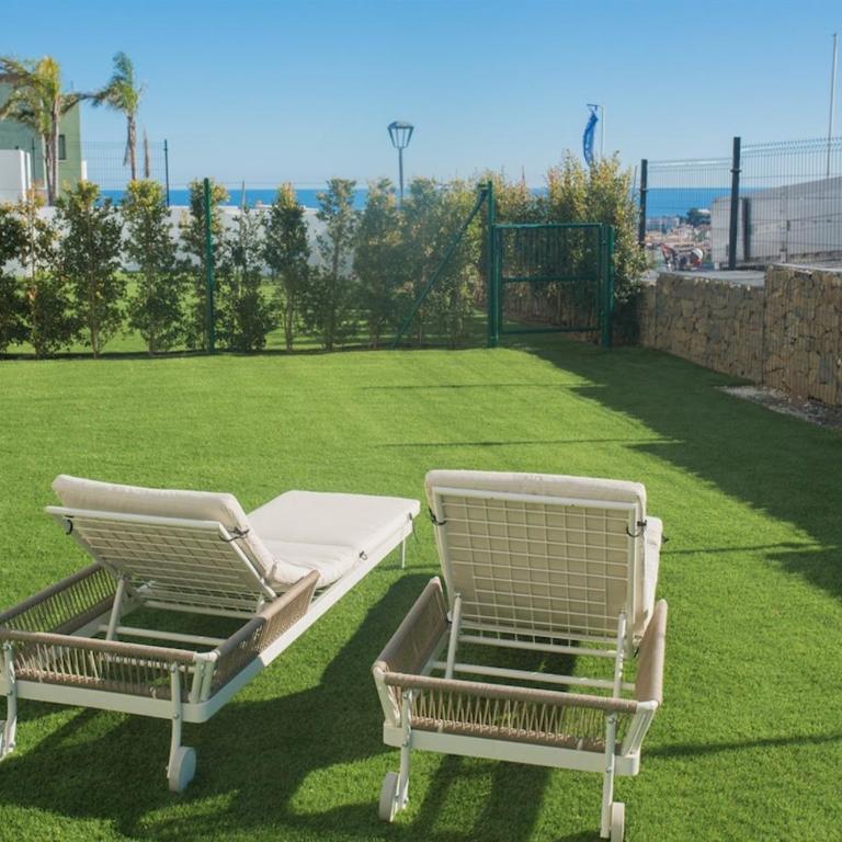 Garden apartment with spa, outdoor pool & parking - Apartamento de 2 dormitorios con terraza - 10