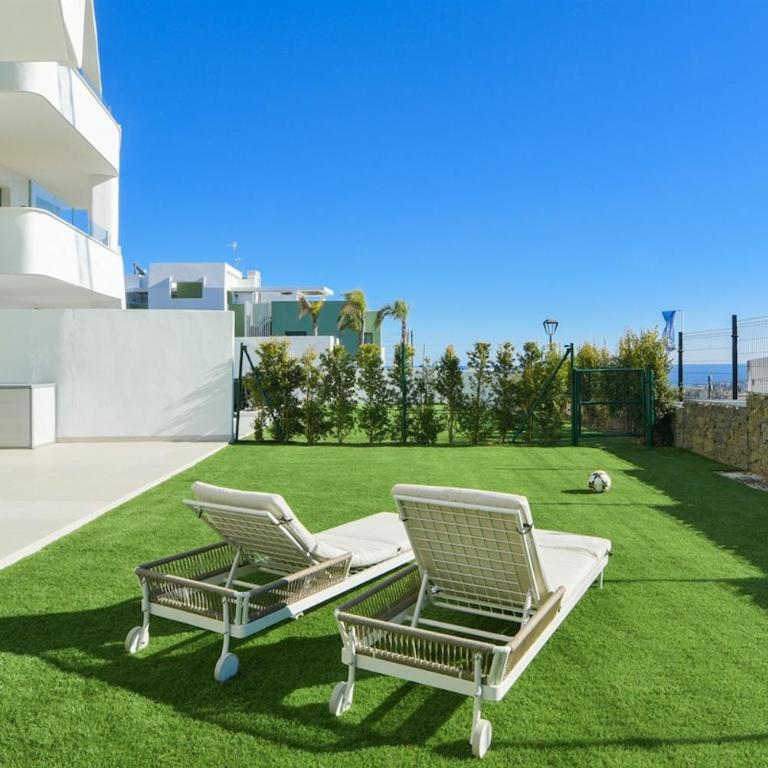 Garden apartment with spa, outdoor pool & parking - Apartamento de 2 dormitorios con terraza - 27