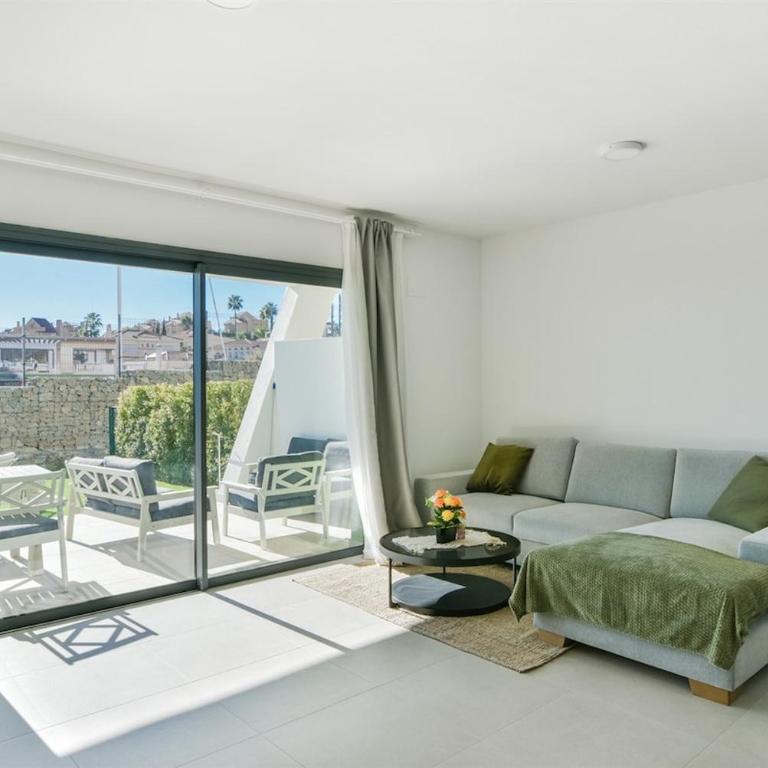 Garden apartment with spa, outdoor pool & parking - Apartamento de 2 dormitorios con terraza - 8