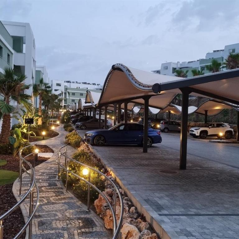 Garden apartment with spa, outdoor pool & parking - Apartamento de 2 dormitorios con terraza - 31