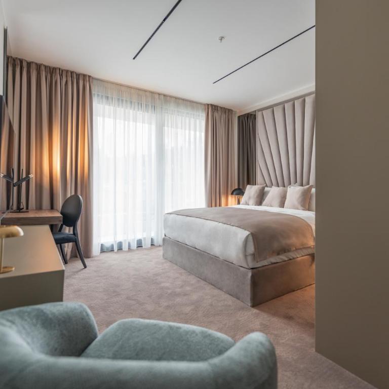 New Belgrade Premium Hotel - Superior King Room - 2