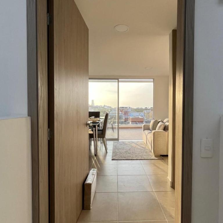 Apartment with large balcony - Apartamento de 2 dormitorios - 9