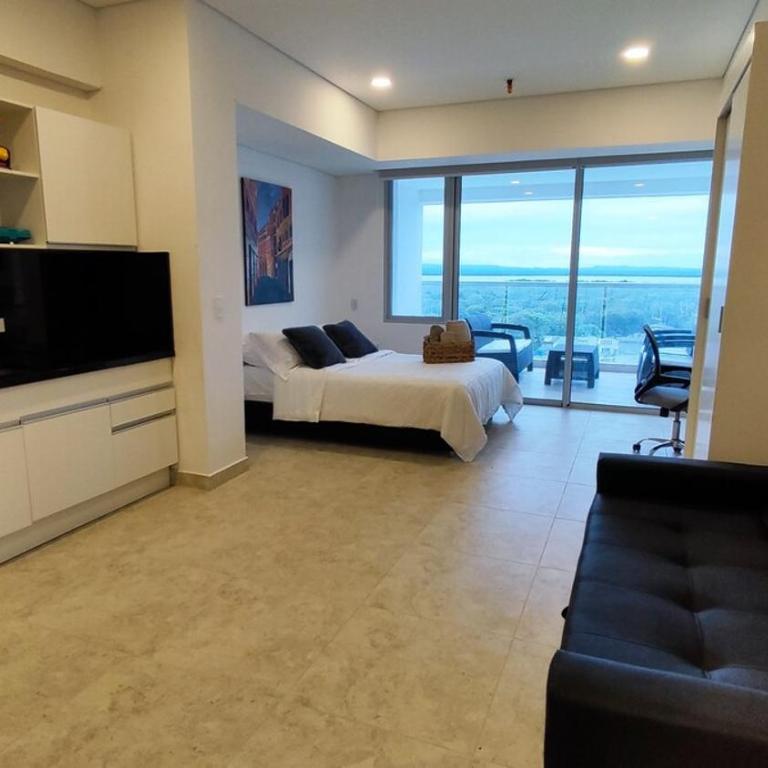 Luxury Beachside Suite - Two-Bedroom Apartment - 4
