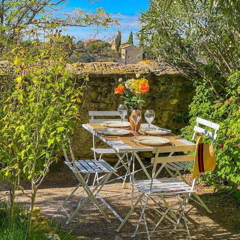 Maison de charme au coeur du village de Gordes - Maison 3 Chambres - 40