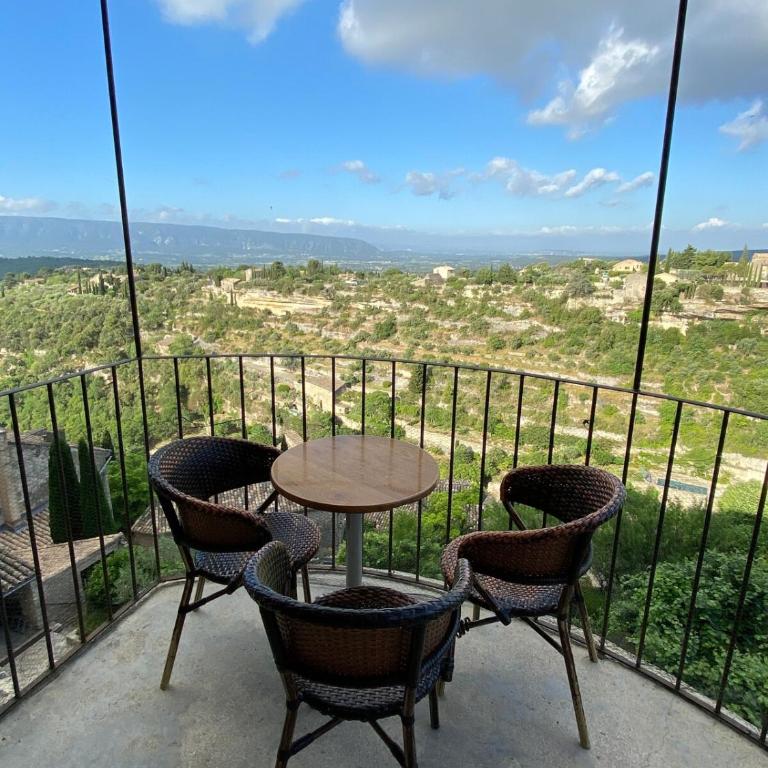 Maison de charme au coeur du village de Gordes - Maison 3 Chambres - 50