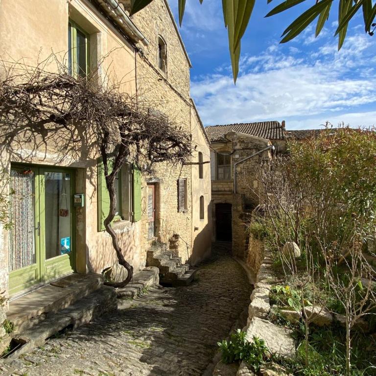 Maison de charme au coeur du village de Gordes - Maison 3 Chambres - 44