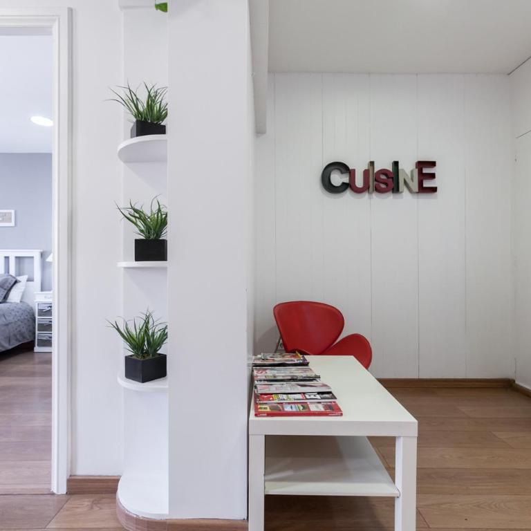 Be Barcelona Eixample Arco del Triunfo - Three-Bedroom Apartment - 21