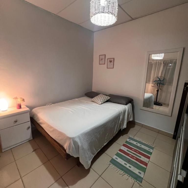 Casa de dos dormitorios en villa adela a 10 minutos del centro - Casa con 1 dormitorio - 12