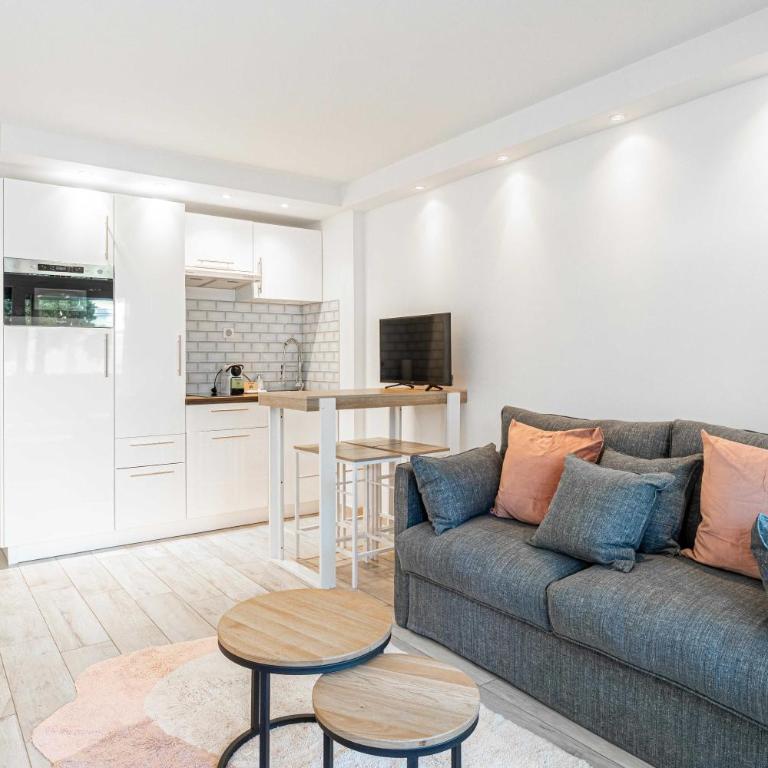 Renovated apt with Parking & Terrace - Palm Beach - Appartement 1 Chambre - 10