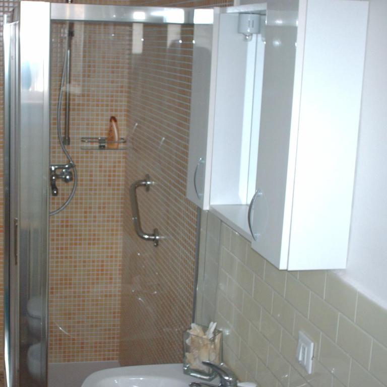 Guest House Cuore del Friuli - Camera Tripla con Bagno Privato Esterno - 22
