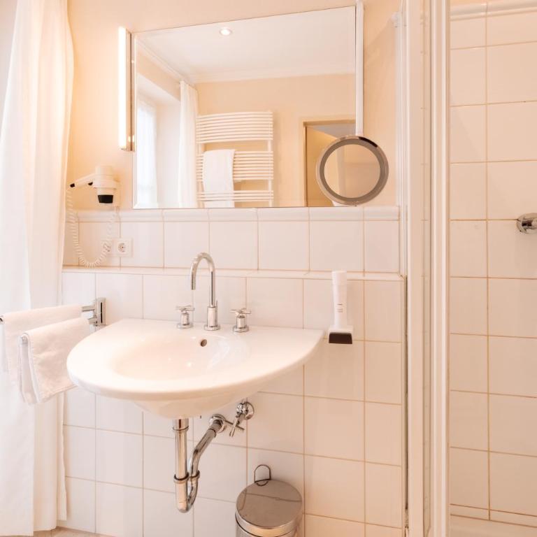 Hubertus Boutiquehotel Filzmoos - Doppelzimmer mit Balkon - 6