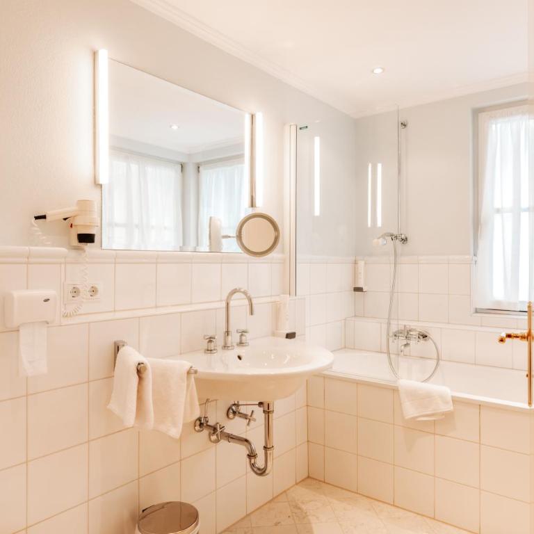Hubertus Boutiquehotel Filzmoos - Doppelzimmer mit Bergblick - 7
