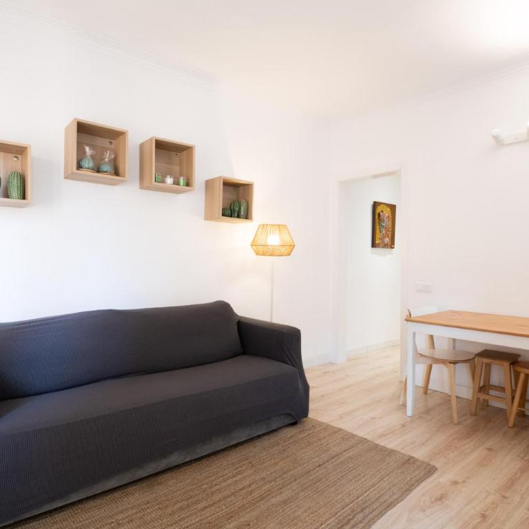 Apartamento NUEVO con encanto en SAGRADA FAMILIA - Three-Bedroom Apartment - 6