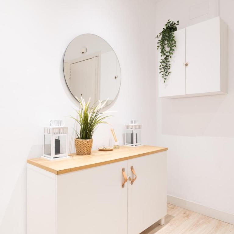 Apartamento NUEVO con encanto en SAGRADA FAMILIA - Three-Bedroom Apartment - 19