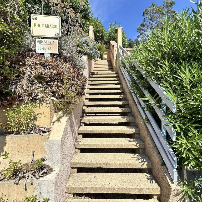 Mazet Gaspard climatisé pour 7 personnes sur le Domaine de Valcros à la Londe Les-Maures - Maison de Vacances 4 Chambres - 8