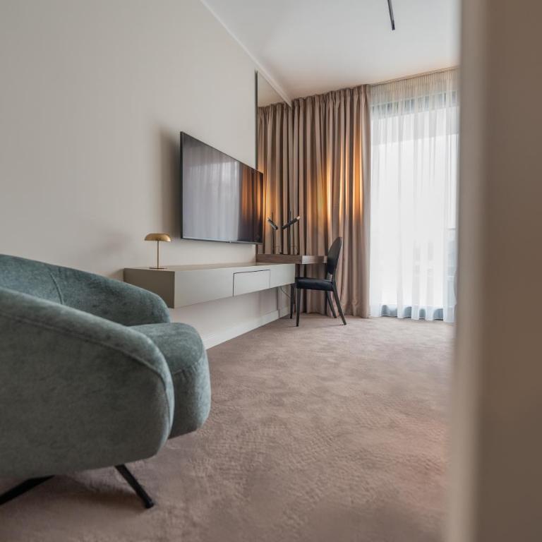 New Belgrade Premium Hotel - Superior King Room - 12