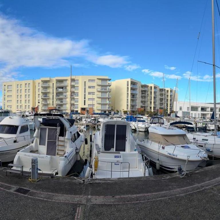 Apartamento planta baja con piscina en el edificio Royal Marine II - Two-Bedroom Apartment with Balcony - 18