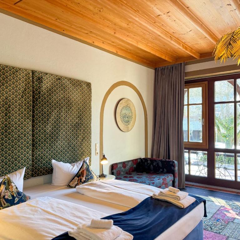 Villa Fantasia Budget Boutique Hotel - Fünfbettzimmer mit zwei Schlafzimmern - 1