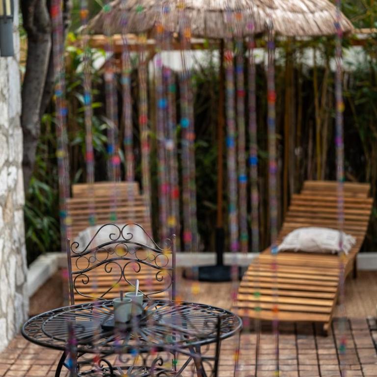 La Roulotte du Tzigane - Studio with Garden & Terrace - La Roulotte | Mandara Beach Residence - 4