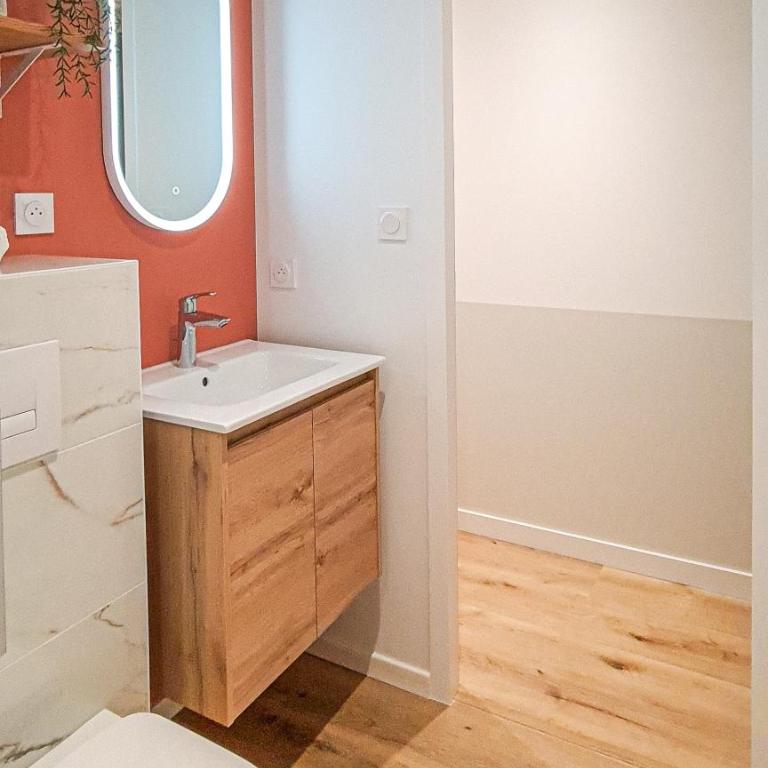 A L'ombre des Pins, Appartement neuf, élégant, Parking gratuit, Netflix, au calme à 100m de l'océan - Appartement 1 Chambre - 20