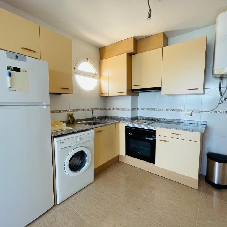 Puerta del Mediterraneo by Alina365 - Apartamento - 12