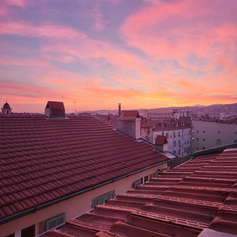 Jolie chambre Privée Centre-Ville - Double Room with Shared Bathroom - 1