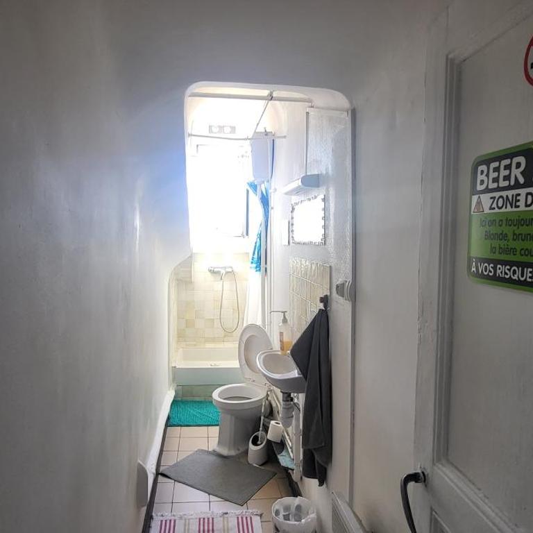 Jolie chambre Privée Centre-Ville - Double Room with Shared Bathroom - 2