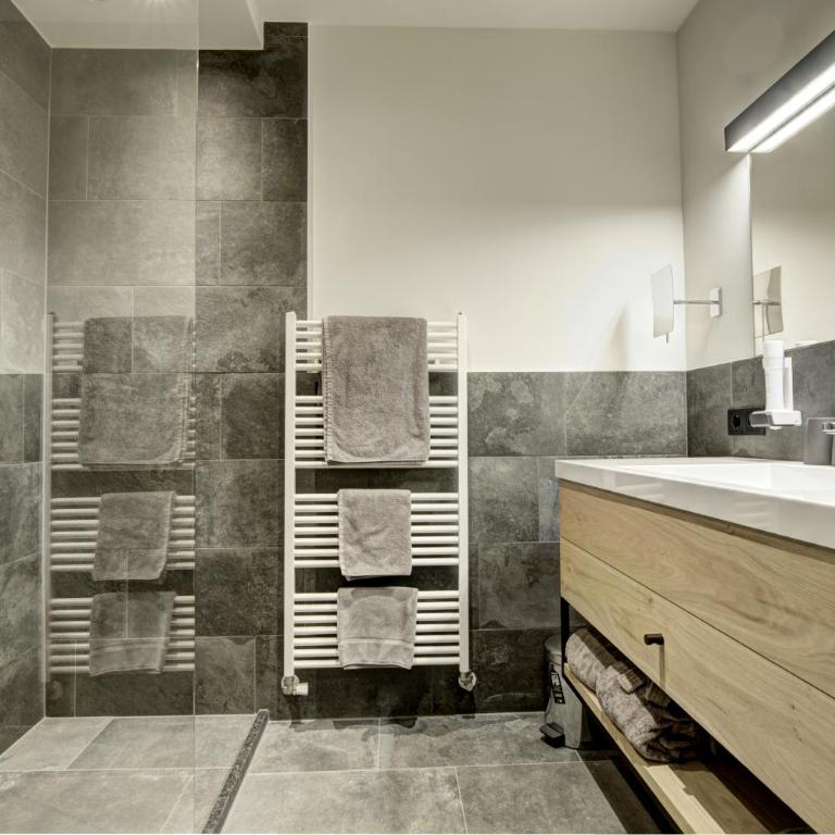 Hotel Gut Brandlhof - Superior Doppelzimmer mit Balkon - 2