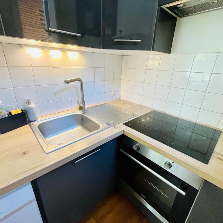 Relaxing 2BR Apartment with Private Garden, Near the City Center - Appartement 2 Chambres - Vue sur Jardin - 14
