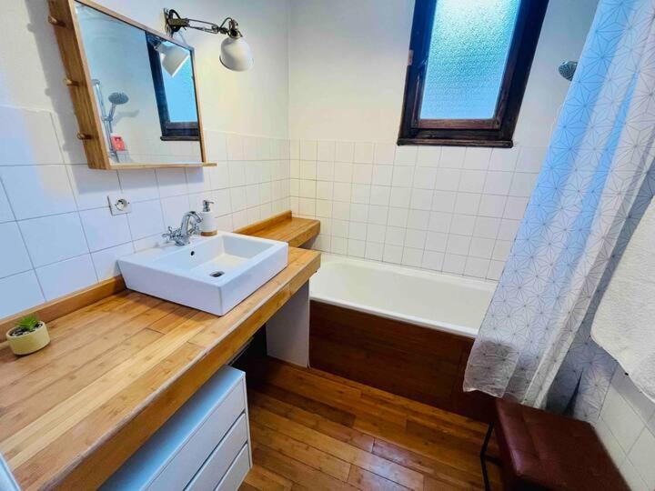 Relaxing 2BR Apartment with Private Garden, Near the City Center - Appartement 2 Chambres - Vue sur Jardin - 8