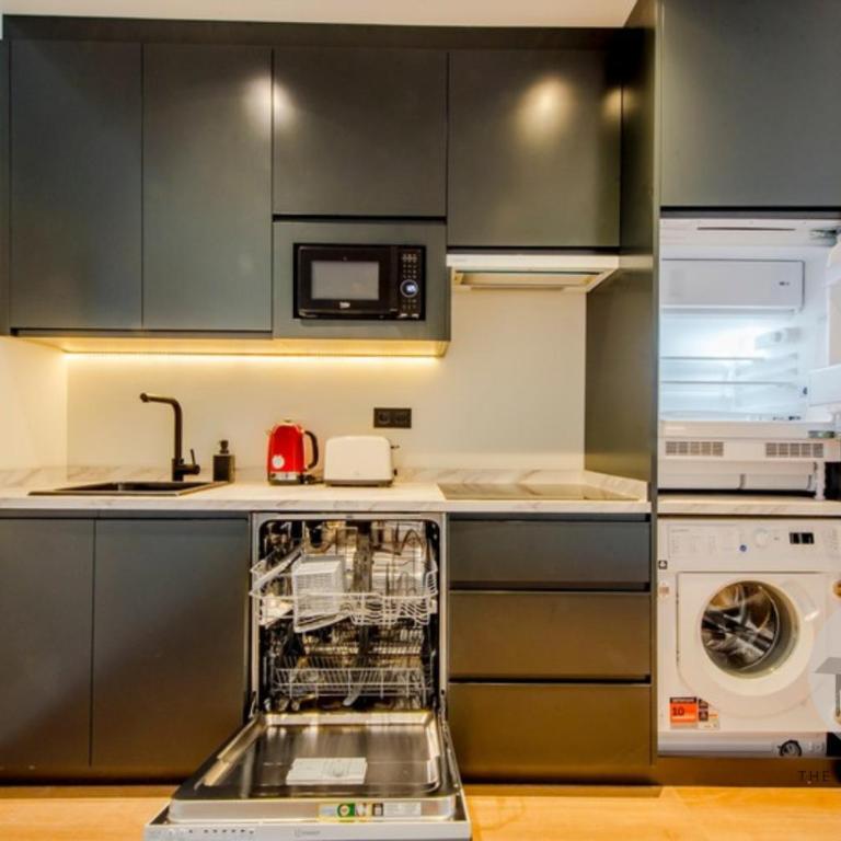 Malasaña única para 4, ven a San Bernardo 20 E3 - One-Bedroom Apartment - 10