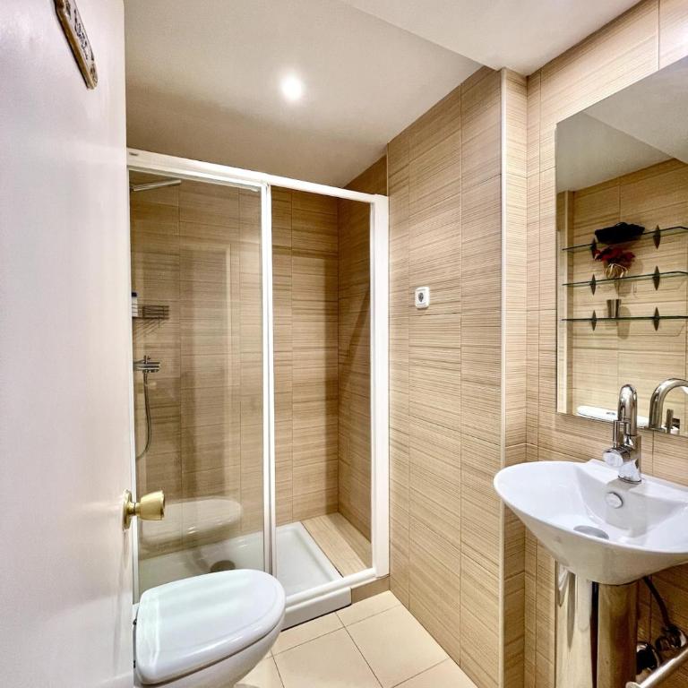 Acogedor apartamento a pie de pistas, Baqueira 1500 - Two-Bedroom Apartment with Terrace - 4