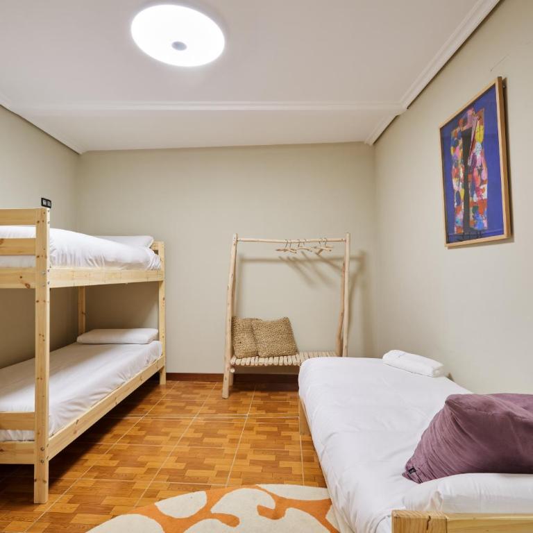 Blanca de Navarra by Clabao - Two-Bedroom Apartment - 15