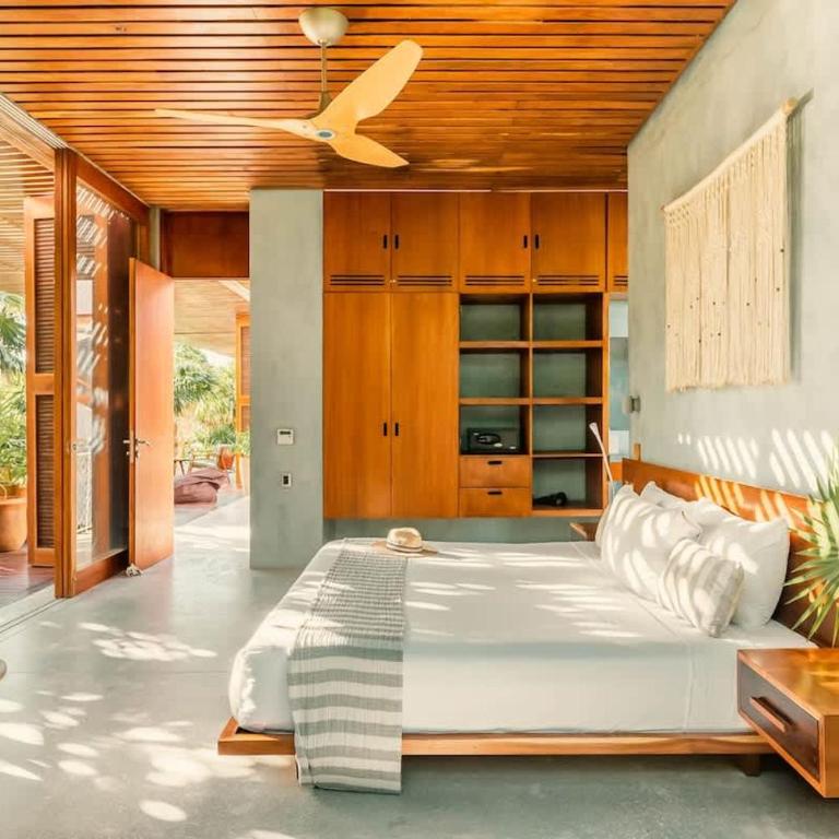 Design Award Beach House with Sky Pool Ocean Views - Villa - 17