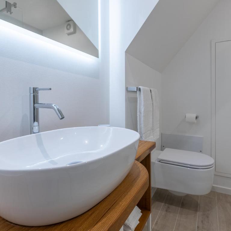 Alghero Centro storico - Stanza con Wi-Fi e Aria Condizionata - Camera Matrimoniale con Bagno Privato - 4