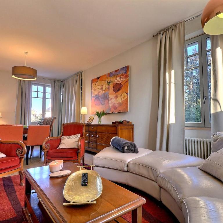 Maison de caractere- centre- plage à pied - bord de mer - Four-Bedroom House - 2