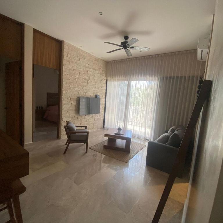 Unique PH 3 rooms sunset terrace in AZ Premium - Three-Bedroom Apartment - 4