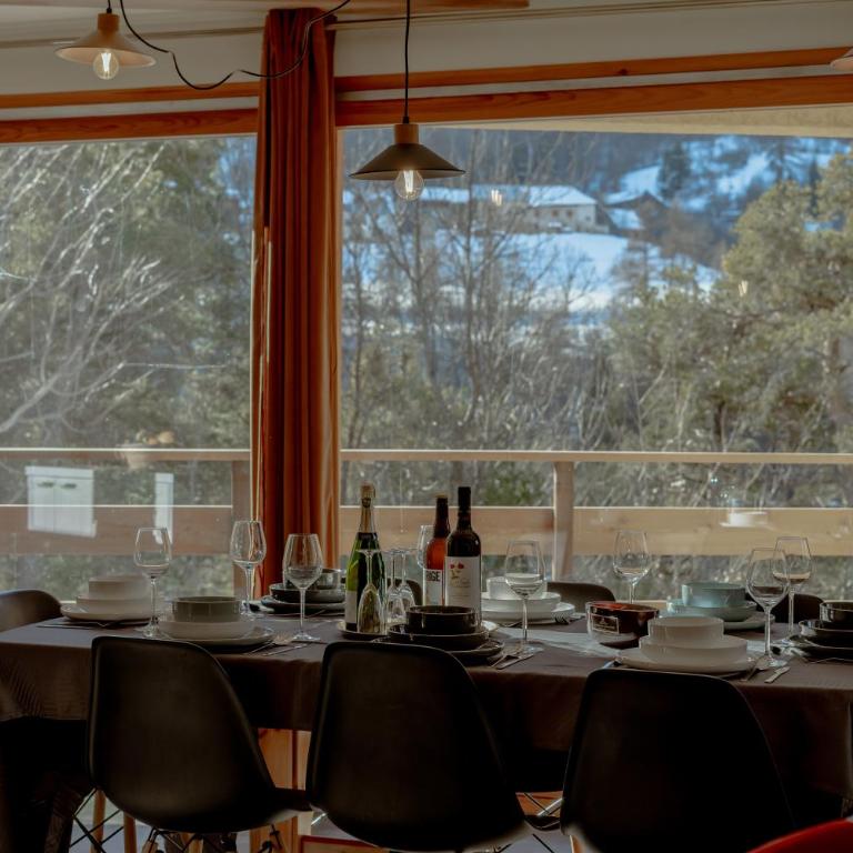 Hébergement 4 étoiles Accès Pied des Pistes en Navette Gratuite - Maison de Vacances 3 Chambres - 6