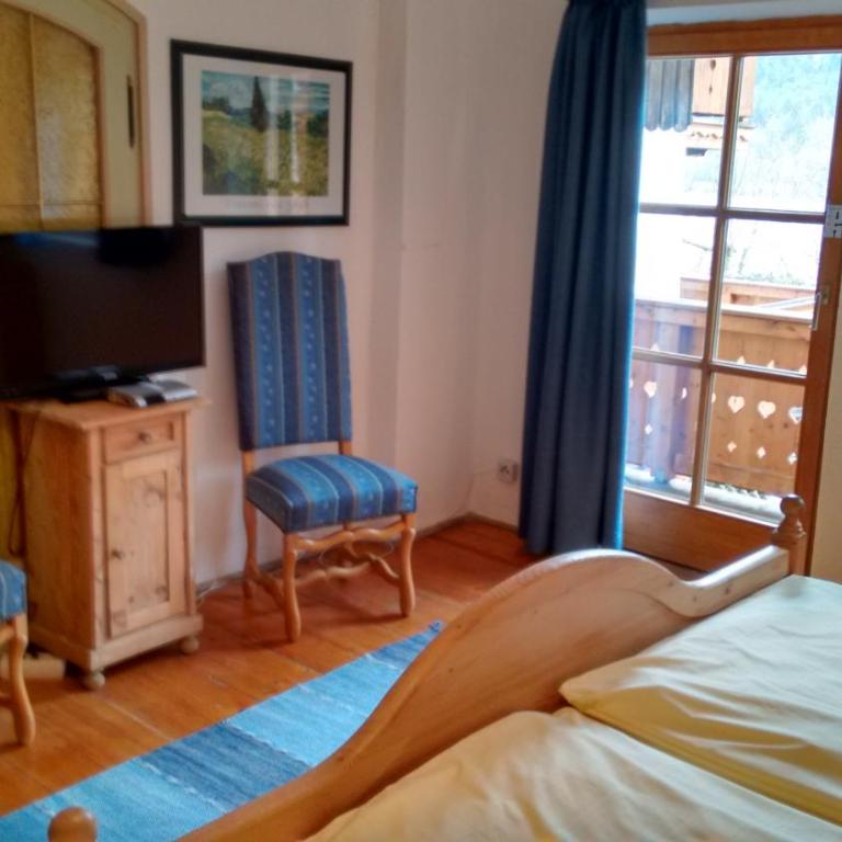 Alpengasthof Madlbauer - Standard Doppelzimmer mit eigenem Bad außerhalb des Zimmers - 7