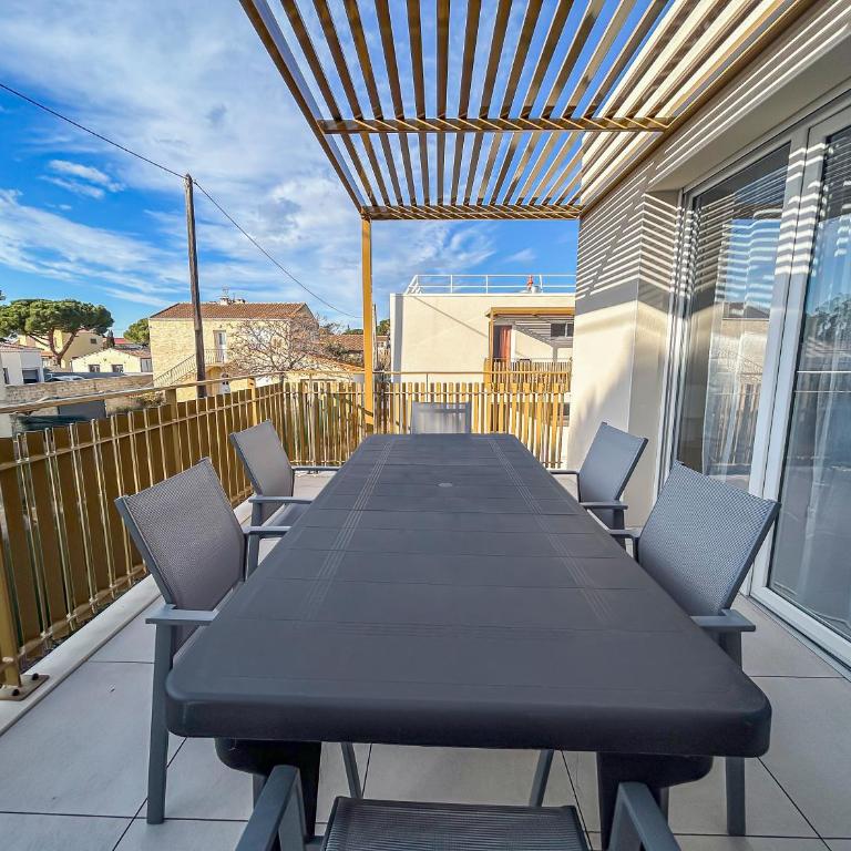 Grande Terrasse & Parking - à Vias - Appartement 3 Chambres - 50
