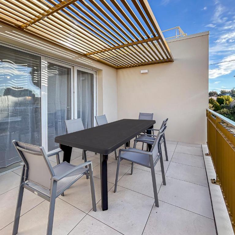Grande Terrasse & Parking - à Vias - Appartement 3 Chambres - 62